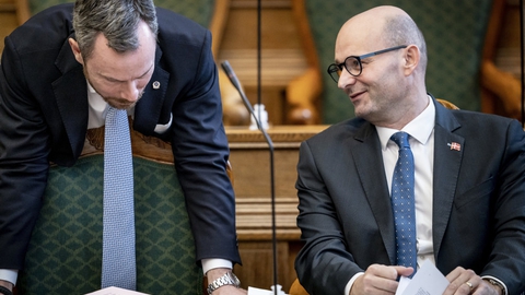 De Konservative og Søren Pape Poulsen (th.) ånder efterhånden for alvor Venstre og Jakob Ellemann-Jensen (tv.) i nakken. (Arkivfoto)