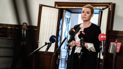 Inger Støjberg (V) har sørget for en del uro i Venstre i de seneste uger. På billedet taler hun med pressen i sidste uge, efter at det stod fast, at Venstre stemmer for en rigsretssag mod hende.